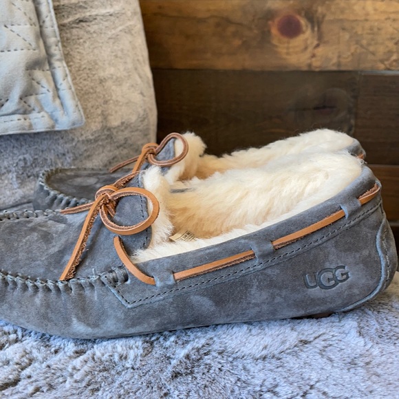 UGG Shoes - UGG Dakota